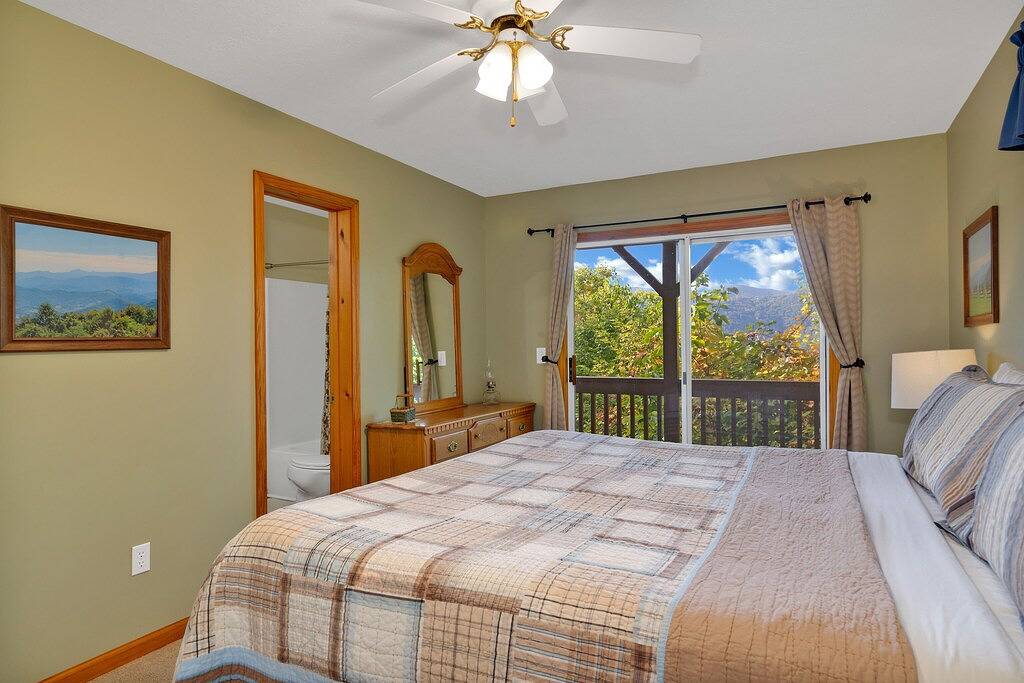 Falcon Ridge - Alle Zimmer mit Bergblick, Whirlpool, 2 Decks, Wlan, Klimaanlage, 5-Sterne in Blue Ridge Parkway, Cataloochee Valley