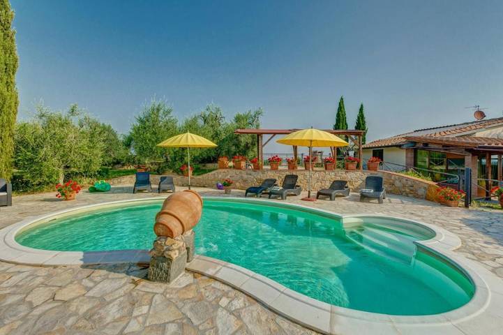 Agriturismo per 8 persone, con Balcone e Terrazza nonché Giardino e Piscina a Montaione