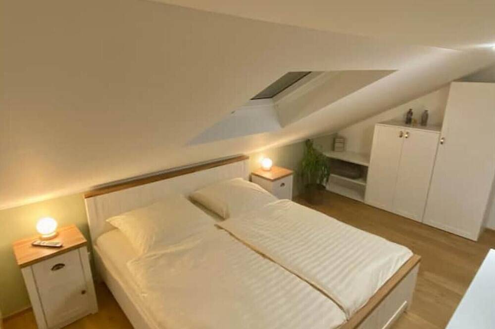 Ganze Wohnung, Moderne & gemütliche Ferienwohnung/Balkon & Garten mit guter Lage für Ausflüge in Gaggenau, Nordschwarzwald