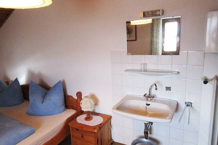 Ferienwohnung für 7 Personen, mit Balkon und Garten in Taching am See - 4