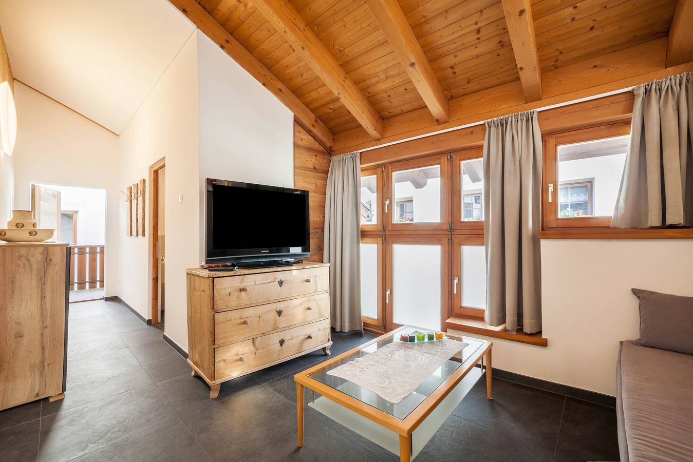 Ganze Wohnung, Ferienunterkunft "Ferienwohnung Burgeis" mit Balkon und Bergblick in Burgeis, Mals