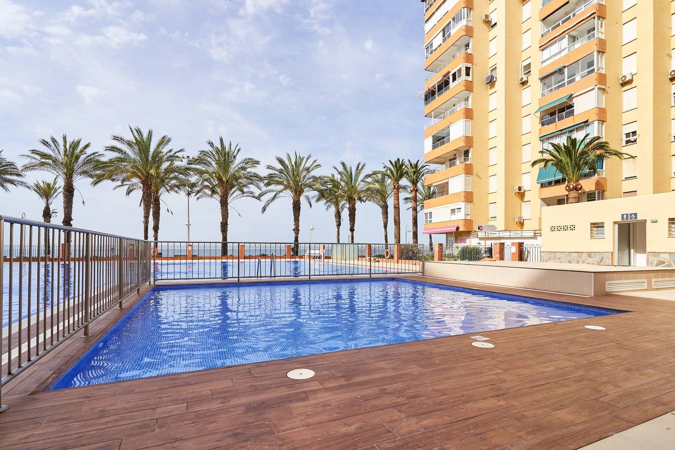 Estudio entero, Apartamento estudio "Fetén Algarrobo Costa" con vistas al mar, piscina privada y Wi-Fi in Algarrobo Costa, Algarrobo