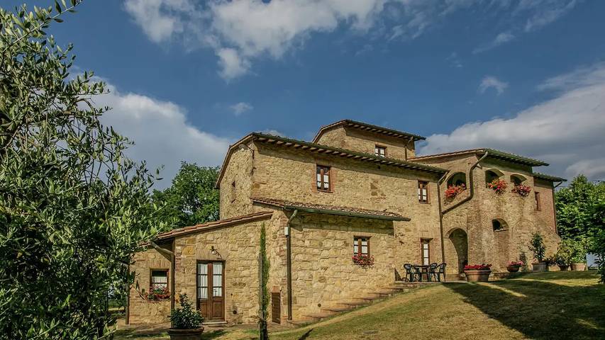 Ferme pour 4 personnes, avec piscine et jardin à Montepulciano