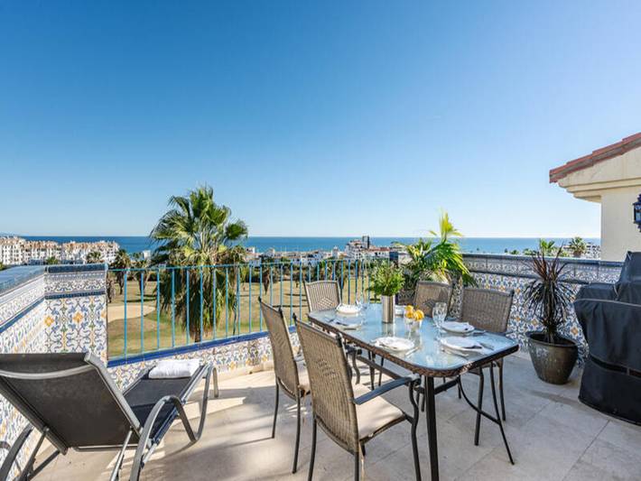 Holiday rental for 8 people, with terrace, child-friendly in La Duquesa