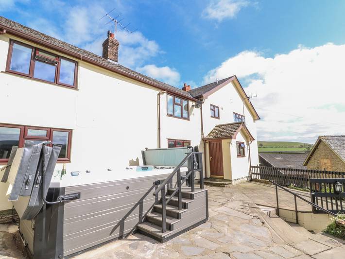 Holiday rental for 16 people, with Garden in Mid-Wales