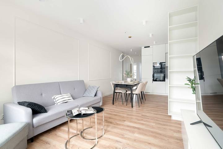 Entire apartment, Spacious Apartment with 2 Bedrooms | Balcony | Parking. in Poznan, Greater Poland