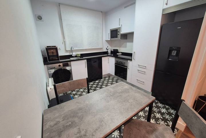 Apartamento entero, 1A136 Mar de Poniente in Distrito Centro (Gijón), Gijón