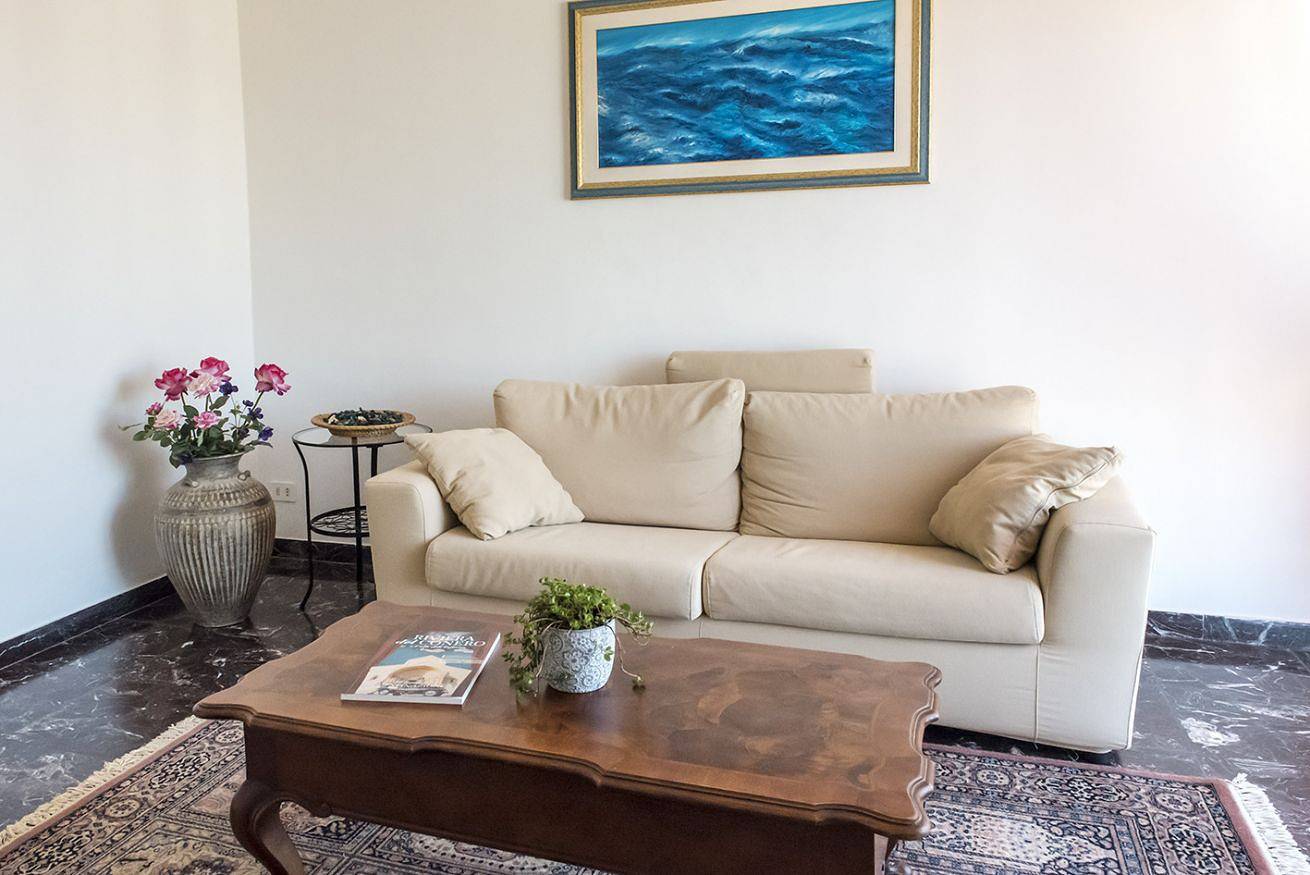 Entire apartment, S069 - Sirolo, four-room apartment in the center with terrace and garage in Sirolo, Riviera del Conero