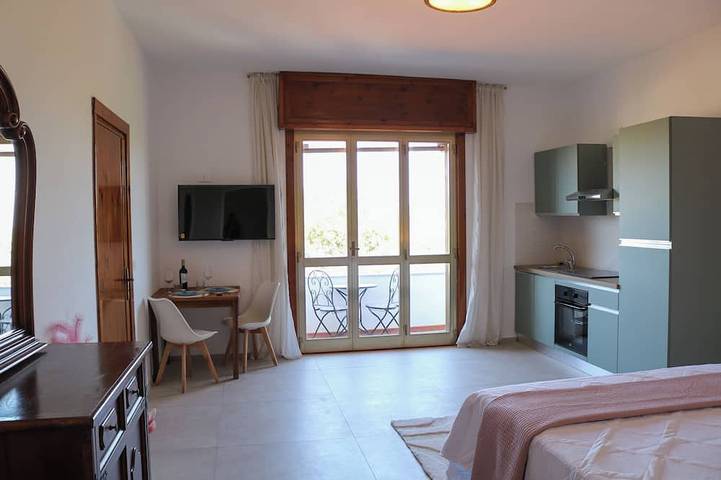 Chambre d’hôte pour 2 personnes, avec Jardin et Piscine à Parabita