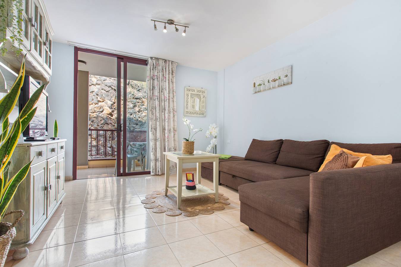 Apartamento entero, Vacaciones 'Nos Lo Merecemos' con vistas a la montaña, piscina compartida y Wi-Fi in Puerto Santiago, Santiago del Teide