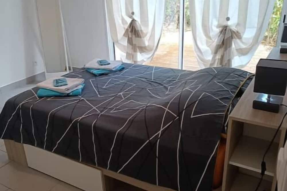 Apartamento entero, Appartement T3 en Rez-de-jardin Dans son Écrin de Verdure in Sainte-Lucie de Porto-Vecchio, Zonza