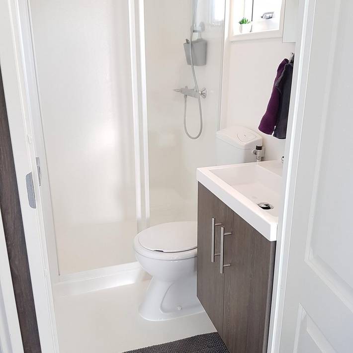 Chalet für 4 Personen, mit Terrasse und Balkon/Terrasse in Serooskerke - 4