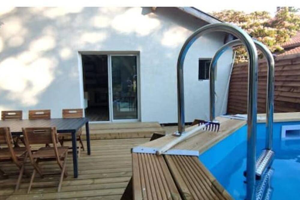 Adorable maison d'hôtes avec piscine (tiny house) in Saubrigues, Région de Dax