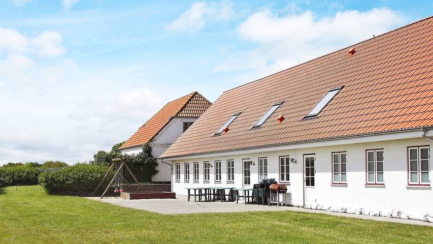 Ferienhaus für 20 Personen, mit Garten und Whirlpool sowie Pool und Terrasse, mit Haustier auf Als