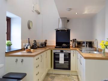 Log Cabin for 2 People in Pembrokeshire, South-Wales, Photo 4