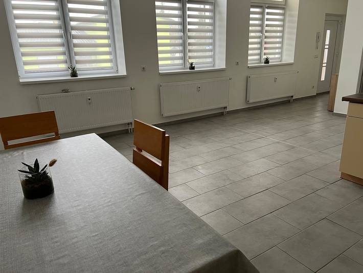 Ganze Ferienwohnung, Grosse Möblierte Wohnung  Zu Vermieten inkl. Parkplatz , Garten in Kolkwitz, Lausitz