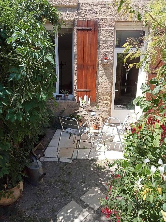 Two-Bedroom House in Doué-la-Fontaine, Vallée de la Loire