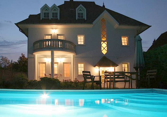 Villa für 10 Personen, mit Garten und Pool sowie Kinderpool am Balaton