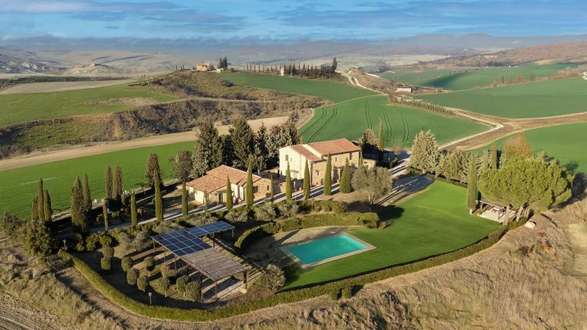 Villa für 11 Personen, mit Garten und Pool sowie Seeblick