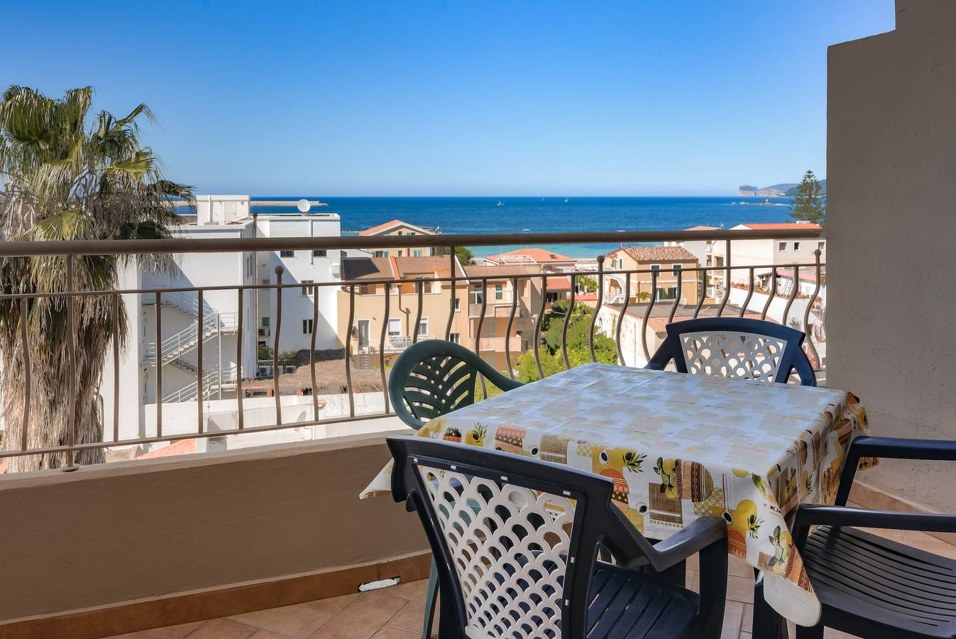 Entire apartment, Apartment Romantic with Sea View and 250 m to the Beach in Lido San Giovanni, Alghero