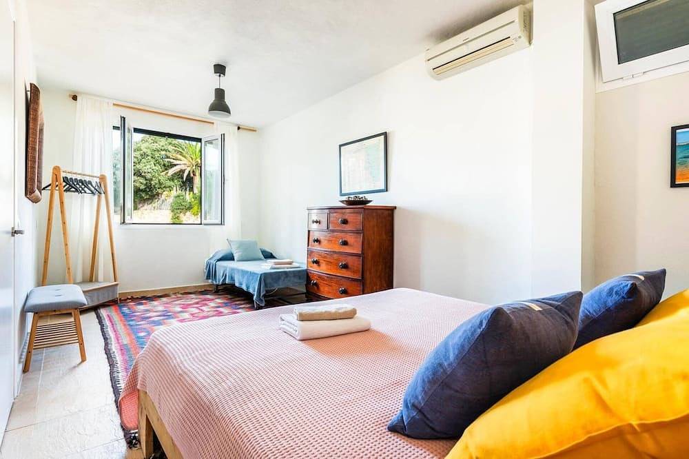 Villa Can Palmeras by Villa Plus in Es Canutells, Maó