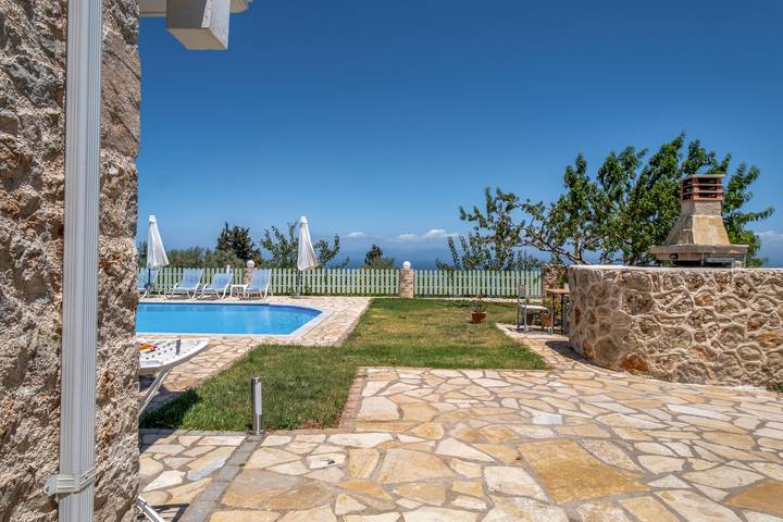 Gîte pour 2 personnes, avec jardin à Leucade - 2