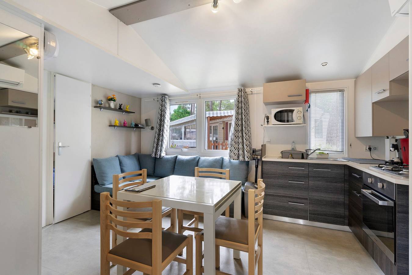 Mobil-home « Mobil-home Familial » avec terrasse partagée, jardin privé et climatisation in Les Mathes, Côte de Beauté