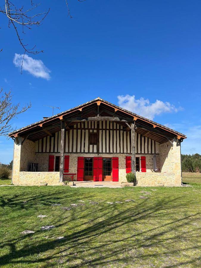 Location de vacances pour 7 personnes, avec Terrasse ainsi que Jardin et Vue à Giscos