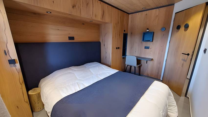 Chalet „Alpine Escape“ mit Bergblick, Balkon und Wlan in Oz, Nationalpark Écrins