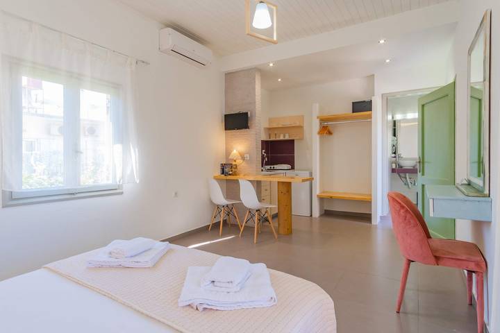 Gîte pour 2 personnes, avec Vue sur l’océan et Jardin dans Elounda - 2