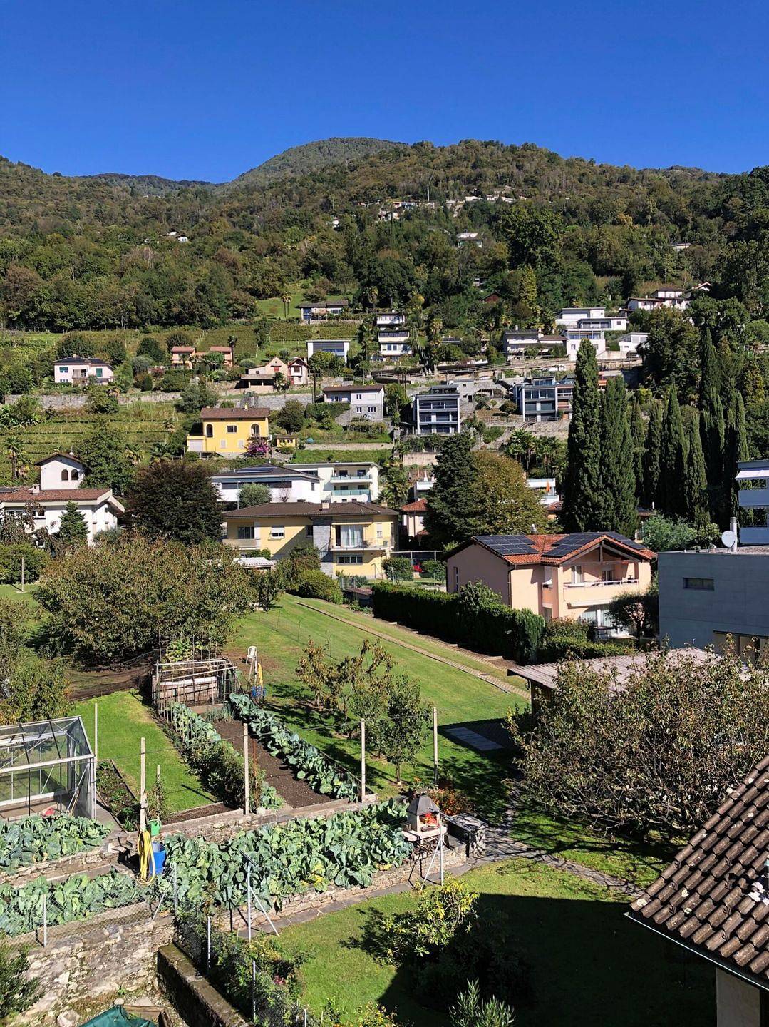 Ganze Wohnung, Casa Verbanella: Komfortables 4-Zimmer-Ferienhaus mit Seeblick in Minusio in Minusio, Tessiner Alpen