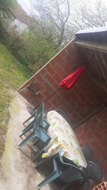 Gîte pour 8 personnes, avec jardin, animaux acceptés à Lapeyrouse