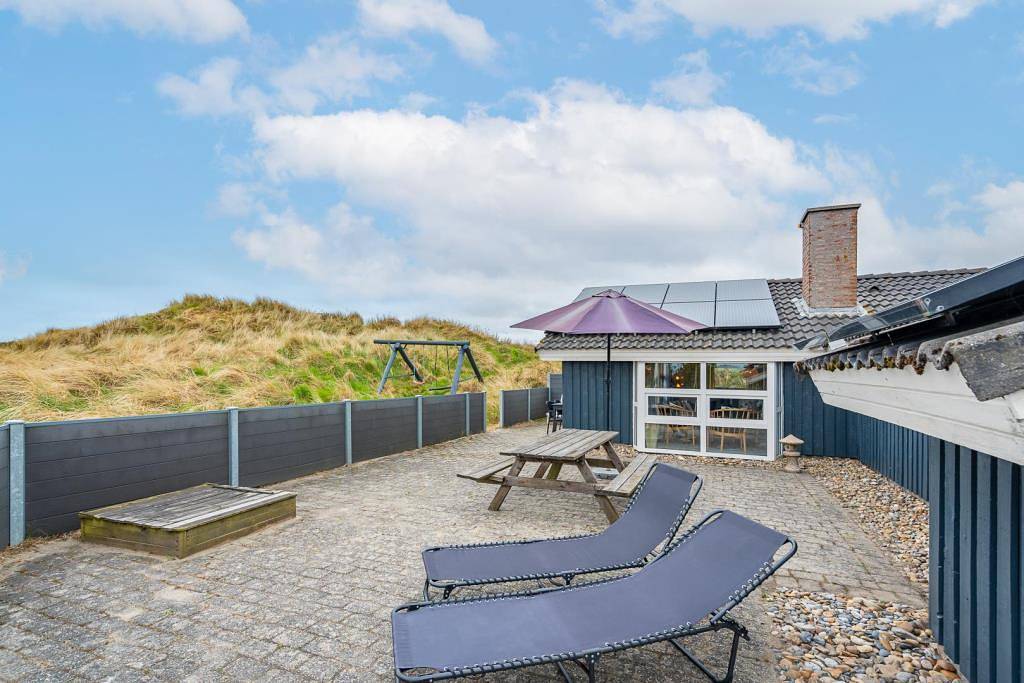 Gemütliches, höher gelegenes Ferienhaus mit toller Aussicht und Hund erlaubt in Henne, Filsø See