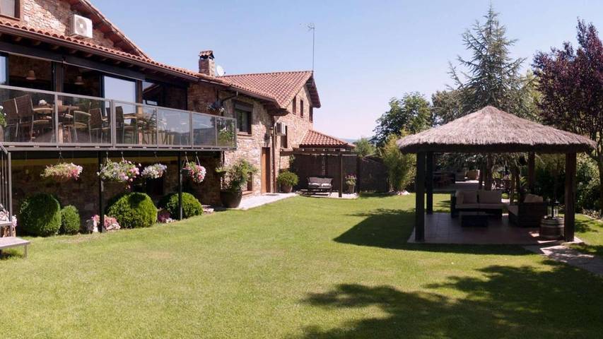 Casa rural para 4 personas, con jardín además de vistas y piscina en Sierra Norte - 4