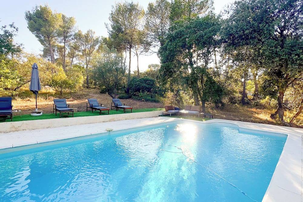 Maison d'Artiste Provence 8p Piscine Jacuzzi between Aix, Luberon, Verdon & Cassis in Jouques, Aix-en-Provence region