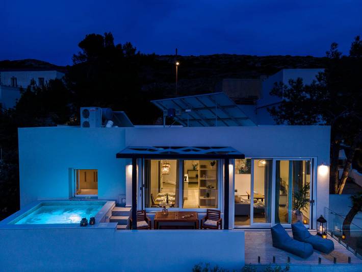 Location de vacances pour 6 personnes, avec jacuzzi et jardin dans Syros - 2