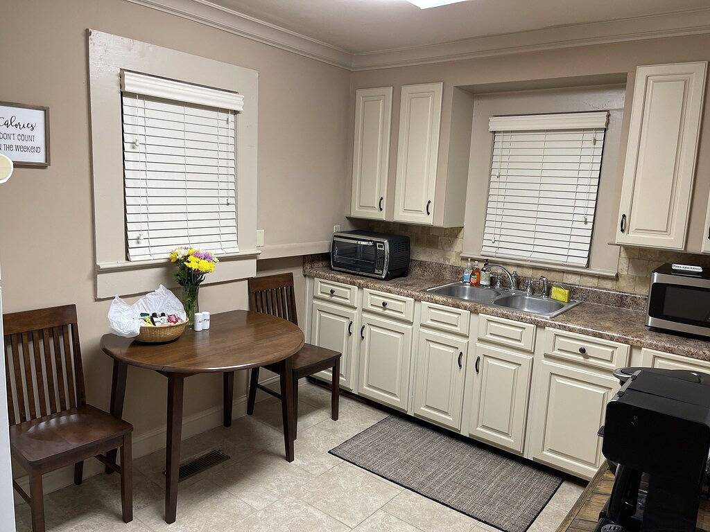 3 bd house Nearly on Ua campus. Lg private prkg area. in Tuscaloosa, Tuscaloosa County