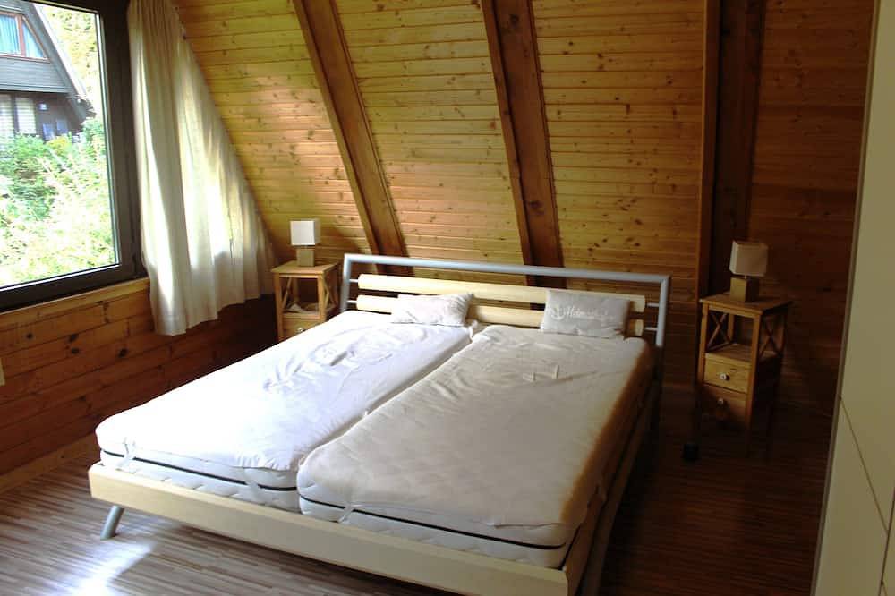Schönes Ferienhaus im Nurdach-Stil fußläufig vom See in Afritz am See, Villach-Land