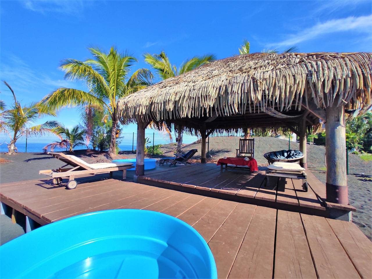 Tahiti - Taharuu Bungalow Surf Hoe in Papara, Tahiti