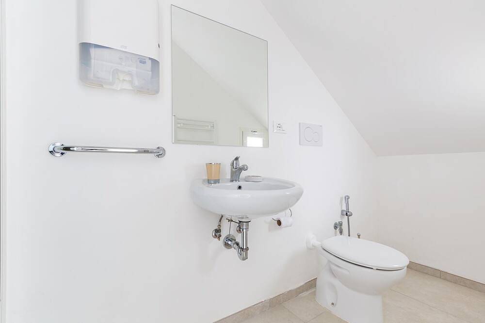 Entire apartment, Lecasinedico` - Mia by Barbarhouse in Castrignano del Capo, Gulf of Taranto