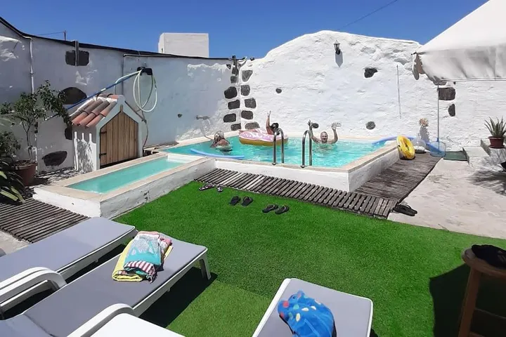Casa de vacaciones para 4 personas, con terraza además de piscina y jardín - 1