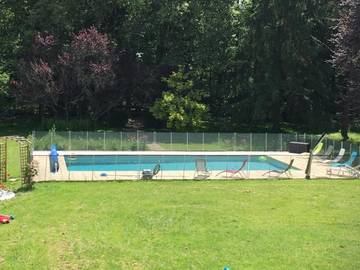 Gîte pour 6 personnes, avec terrasse ainsi que piscine et jardin à Luynes