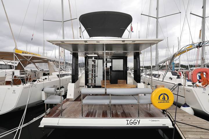 Boat for 6 people, with hot tub - 1