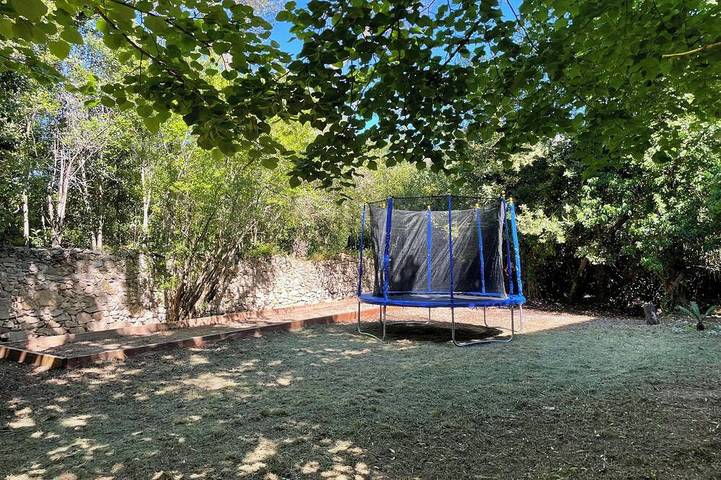 Location de vacances pour 8 personnes, avec Terrasse et Jardin à Bize-Minervois