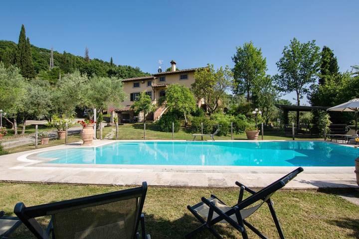 Ferienhaus für 14 Personen, mit Garten und Seeblick sowie Terrasse und Pool, mit Haustier