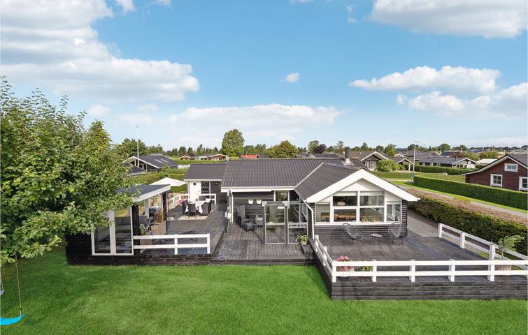Ferienhaus für 6 Personen, mit Terrasse und Garten in Hejlsminde