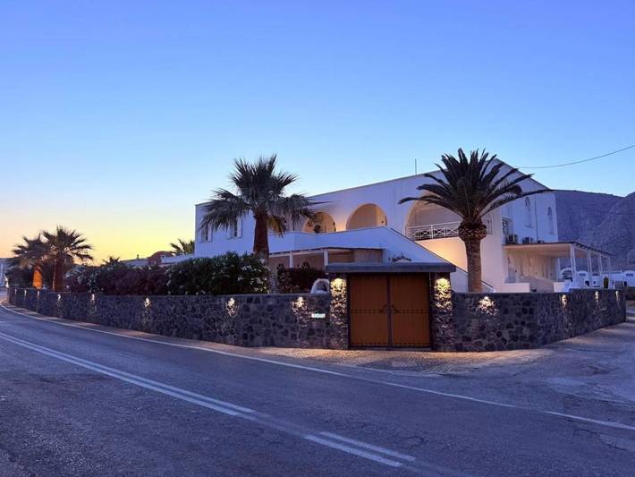 Hôtel pour 3 personnes, avec piscine ainsi que vue et jardin dans Perivolos - 4