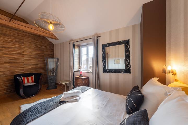Gästezimmer „Épicéa“ mit Bad, gemeinsamer Terrasse, WLAN und Klimaanlage in Champdray, Sankt Didel