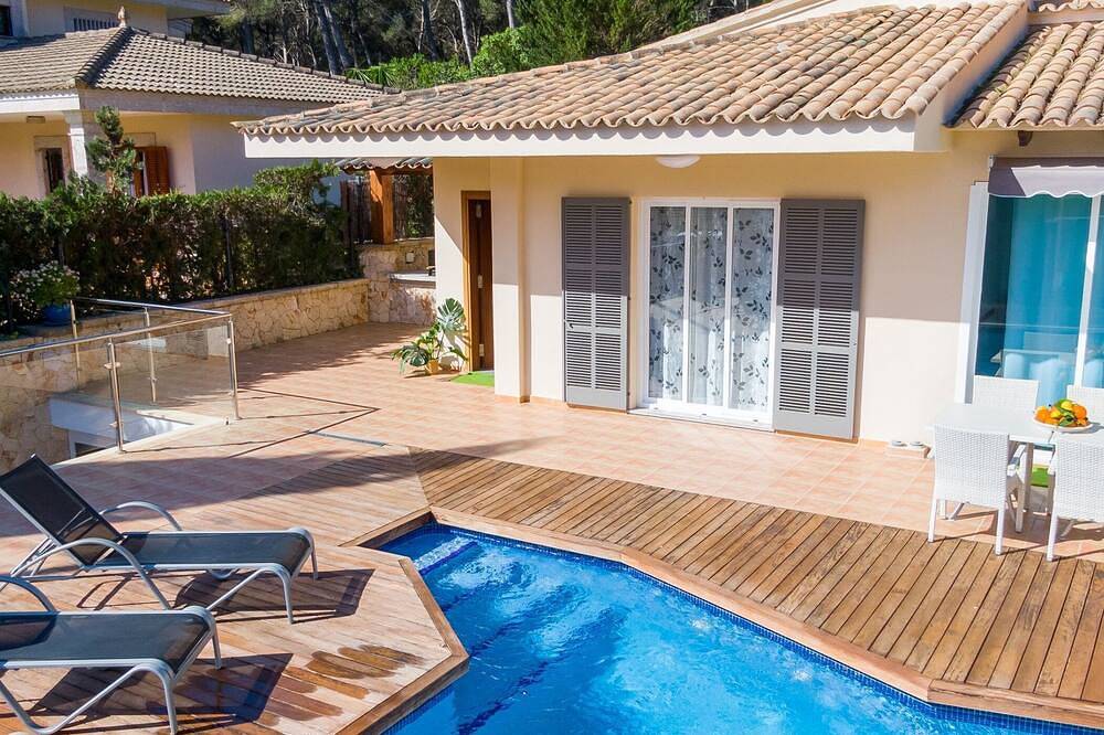Villa Romani - Spektakuläres Chalet mit Pool in Can Picafort in Can Picafort, Santa Margalida