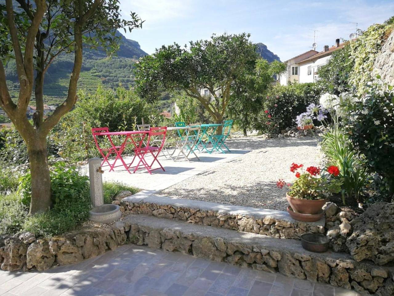 Castelli in aria in Finale Ligure, Commune de Finale Ligure